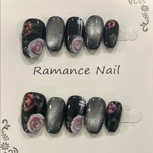 Medium Size Black and Silver Nail Set